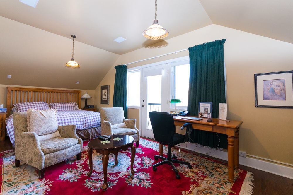 Calgary Westways Guest House Exterior photo